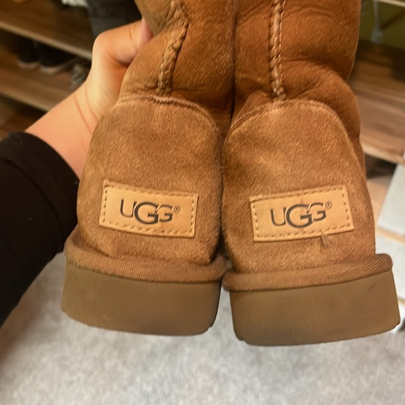 Really great condition Uggs in chestnut - Picture 2 of 4